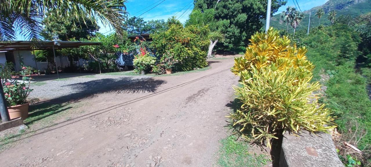 Pension Toka Eva Nuku Hiva Exterior photo